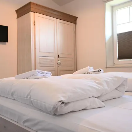 Hafenresidenz Lauterbach Fewo 5-5 Apartment *